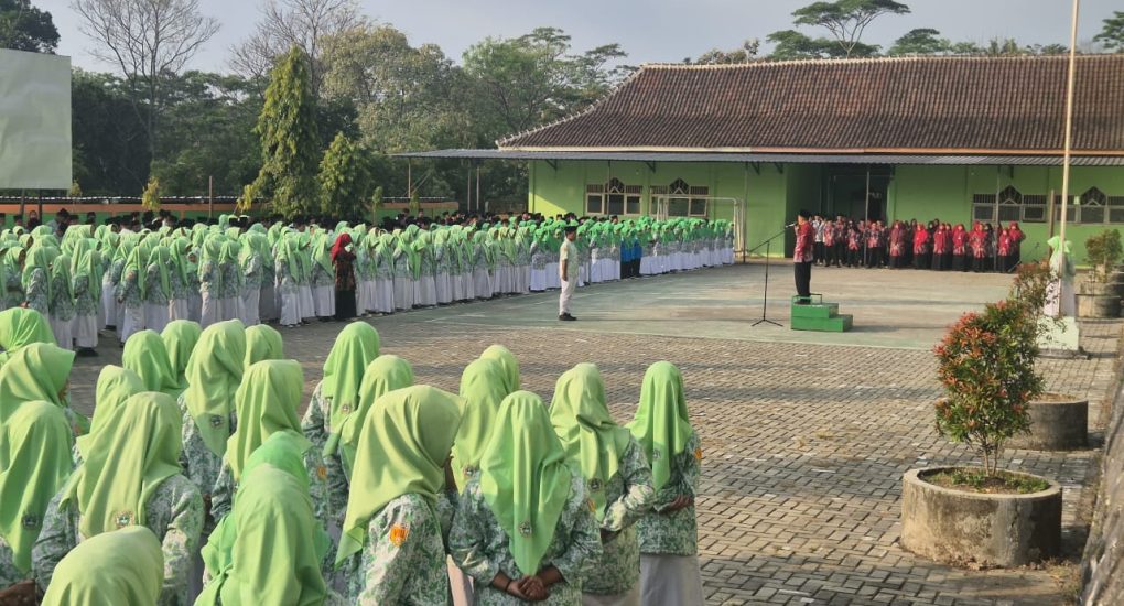 Upacara Hari Anak Nasional
